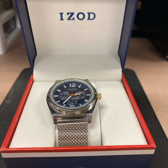 Men’s Izod Silver Mesh Bracelet Watch IZO599BU - Picture 3 of 8
